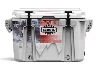 Lid Graphic 28 qt Americana Cooler (Color: White, size: S)
